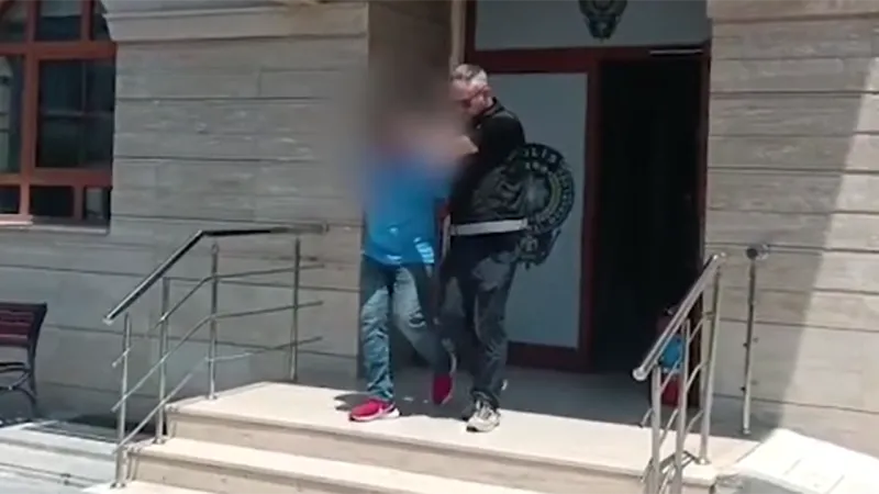 8 yıldır aranıyordu, ailesi takibe alınınca yakalandı