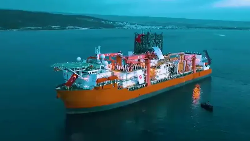 Türkiye'nin Yeni Enerji Gemisi Geldi! Mavi Vatan'da Güçlenen Filo