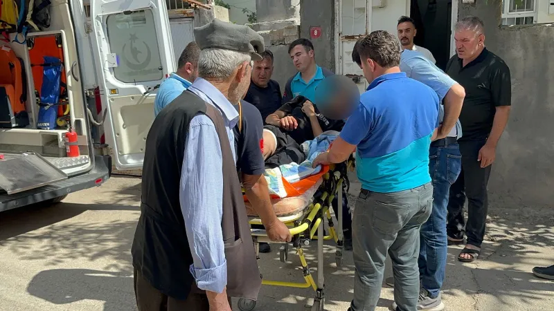 Adıyaman'da Kan Donduran Kaza! Bıçağın Üzerine Düştü!