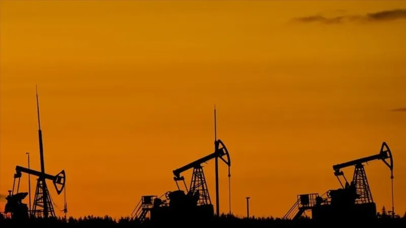 Brent petrolün varil fiyatı 65 doların üstüne tutundu