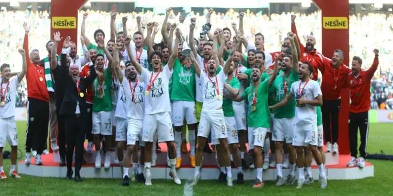 Bursaspor Taraftarından Rekor! Kombine Satışları Coştu