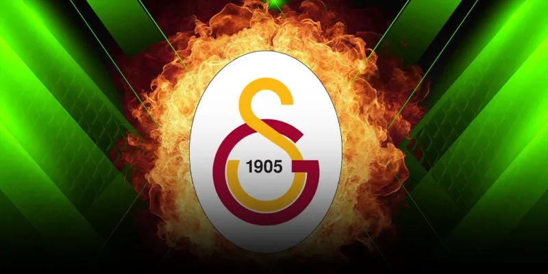 Galatasaray'a geri dönüyor: Bir stoper daha