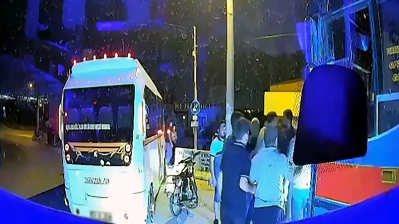 Güzergahlarına dahil edilen otobüslere taş, sopa ve tabancayla saldırdılar