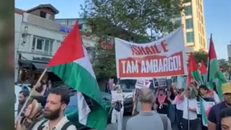 İsrail Konsolosluğu Önünde Gerilim! İran'a Destek Protestosu