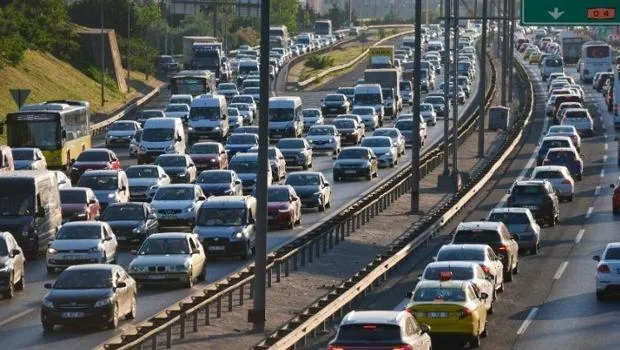 İstanbul'da Bayram Çilesi! Hangi Yollar Tıkandı?