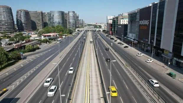 İstanbul'da Bayram Tatili Başladı: Yollar Neden Bomboş Kaldı?