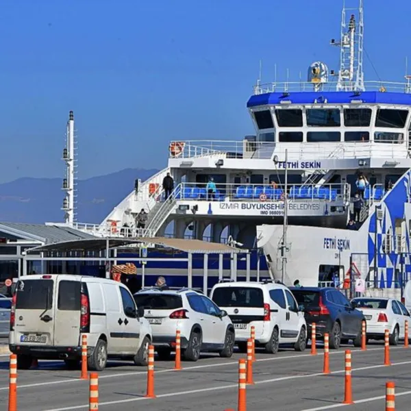 İzmir'de feribot ücretlerine zam