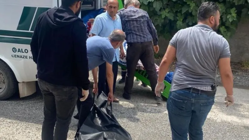 Annesini önce dövdü sonra boğarak öldürdü!
