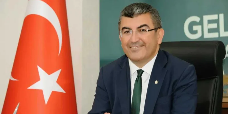 Gelecek Partisi'nde dikkat çeken istifa: O isim AKP'ye geçecek!
