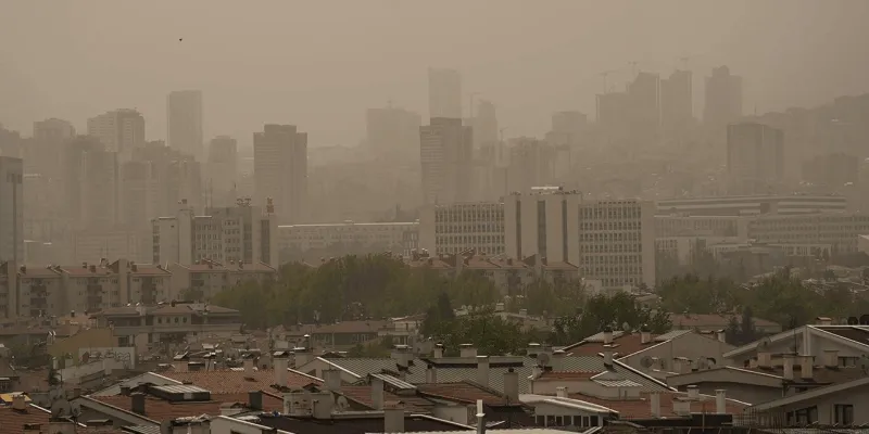 Kuvvetli fırtına ve toz taşınımı geliyor! Meteoroloji saat verdi