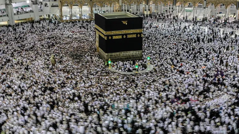 " Özel Hac Vizesi " Radara Girdi! Yanıltıcı tanıtımlarda bulunan 4 firmaya idari para cezası kesildi