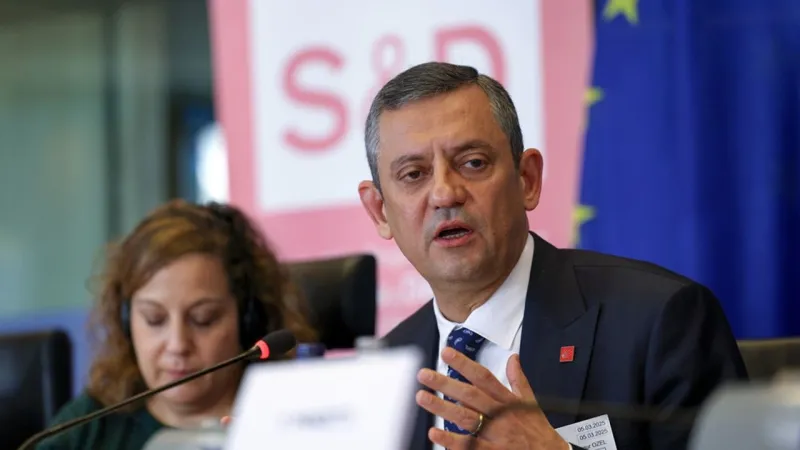 Özgür Özel, PES Kongresi için Amsterdam'a gidiyor
