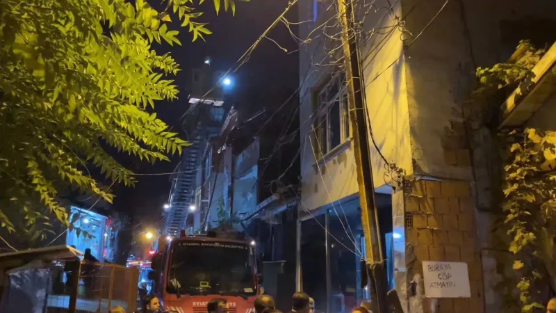 Şişli'de Korkutan Yangın! 3 Katlı Bina Alevlere Teslim Mi Oldu?