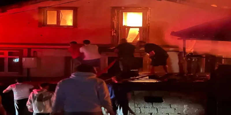 Zonguldak'ta Korkunç Yangın! 4 Ev ve İş Yeri Kül Oldu!