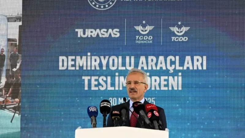 Yeni Nesil Trenler Hizmete Girdi! Bakan Uraloğlu Duyurdu